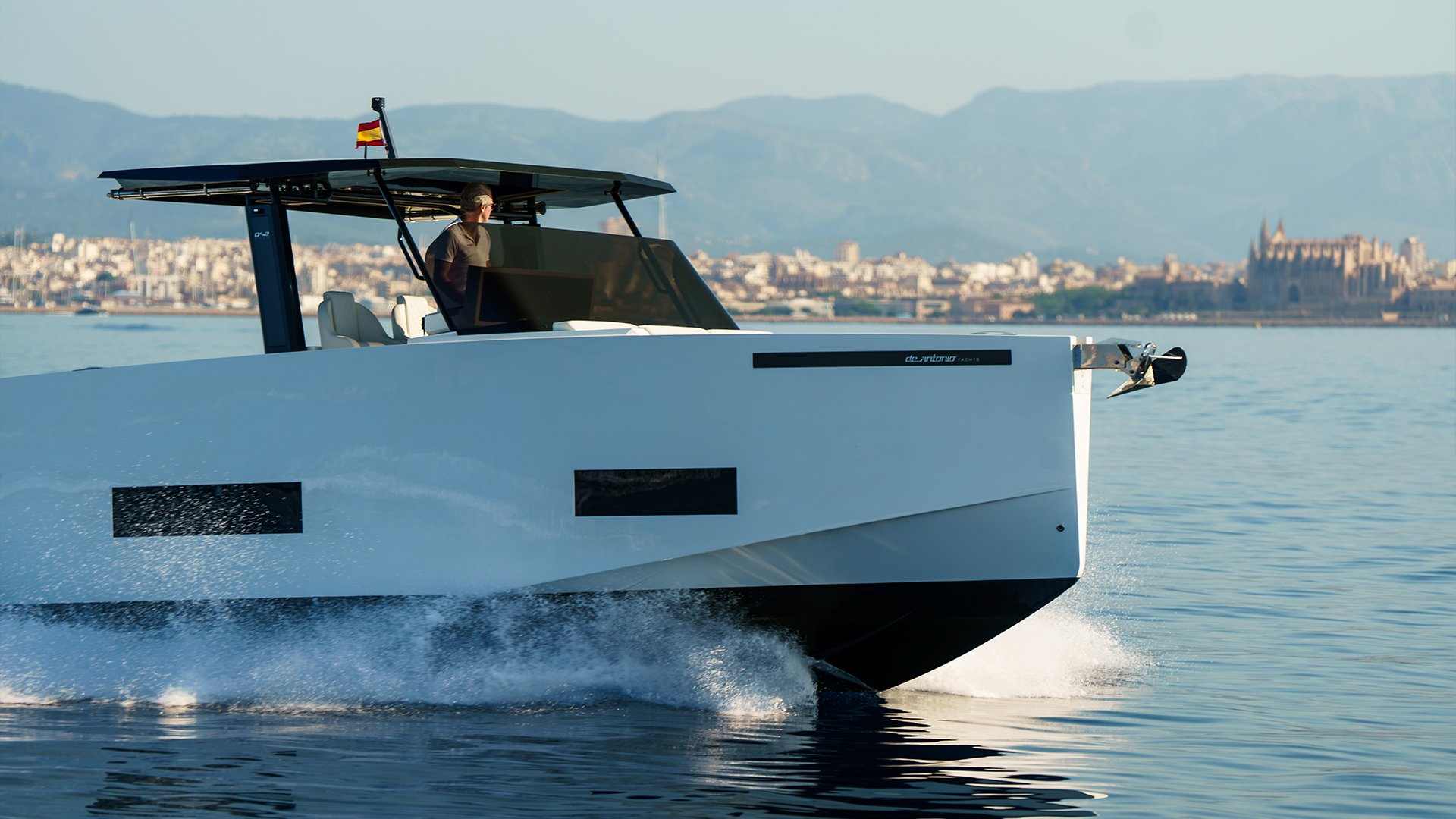 De Antonio Yachts