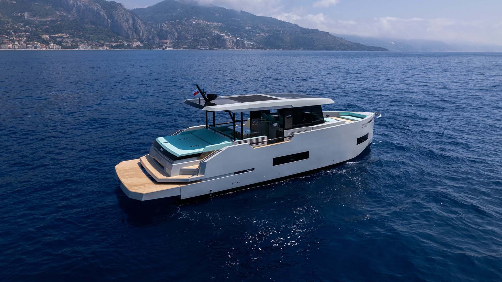 De Antonio Yachts D50 Coupé